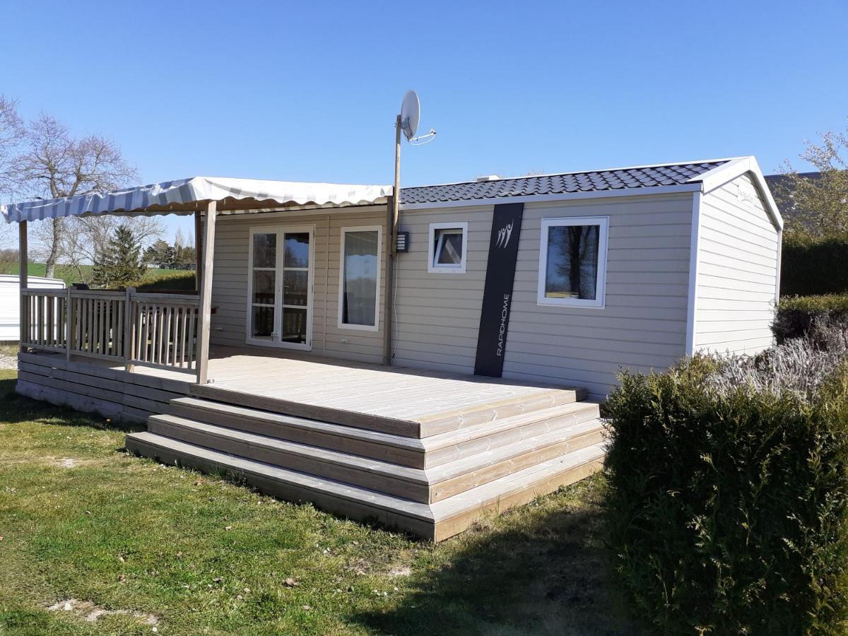 Camping Les Falaises De Toussaint Exterior photo