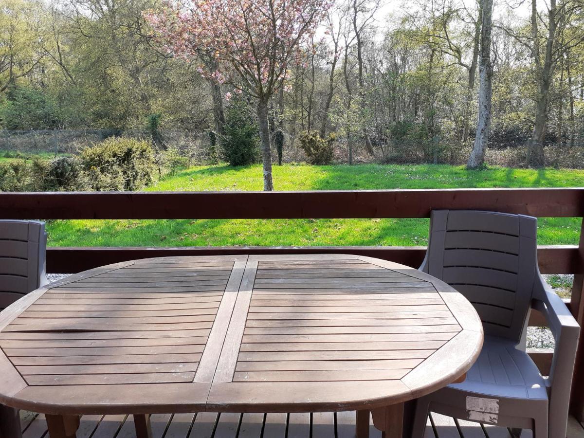 Camping Les Falaises De Toussaint Exterior photo