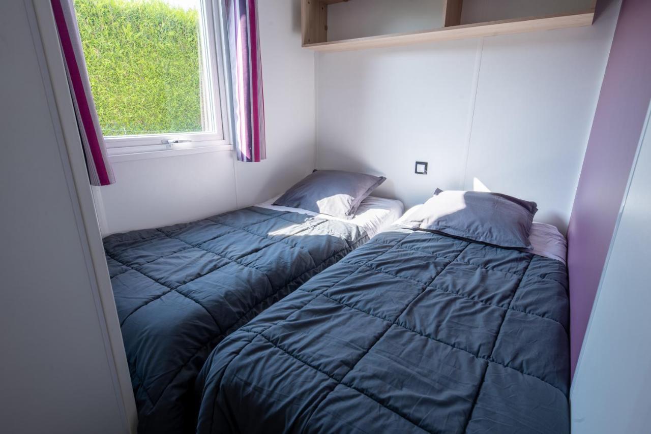 Camping Les Falaises De Toussaint Exterior photo