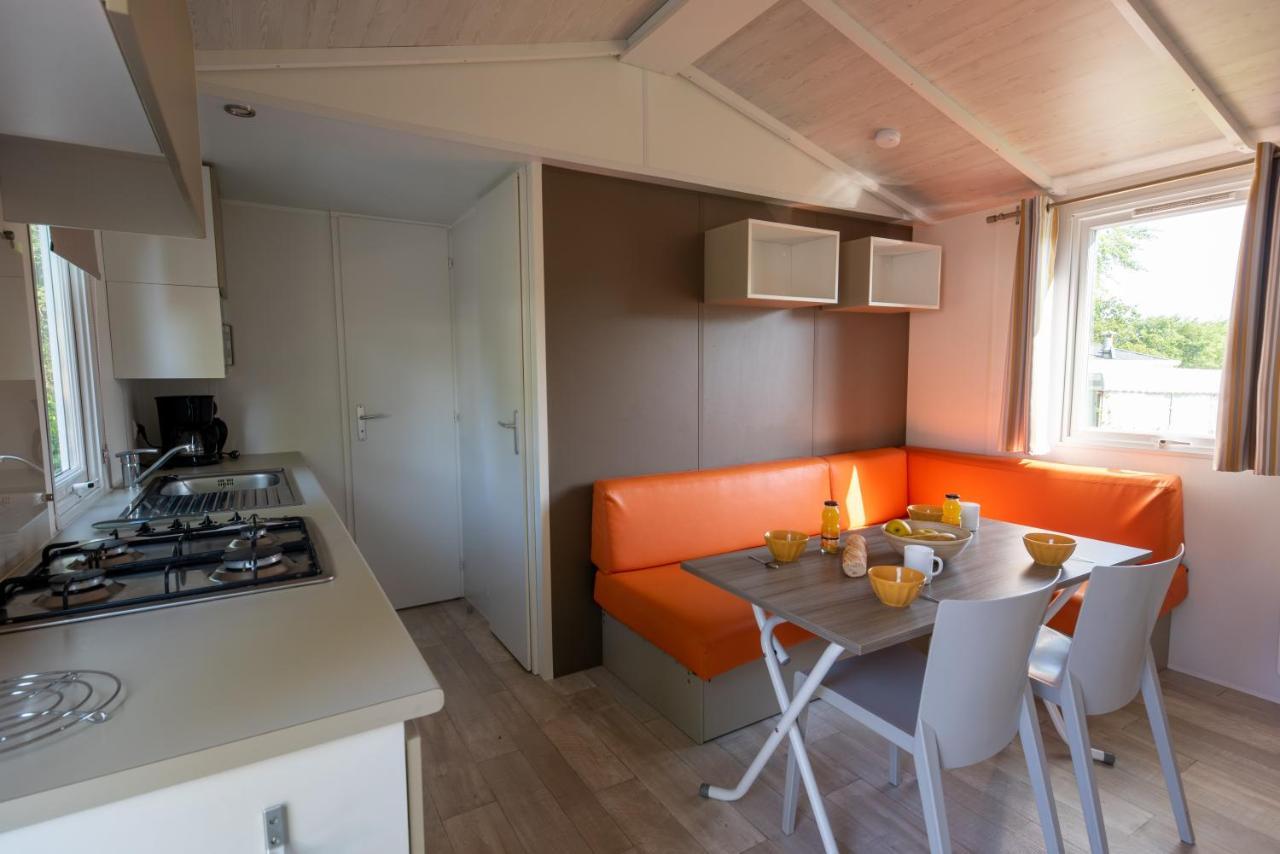 Camping Les Falaises De Toussaint Exterior photo